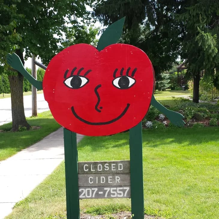 Pigeon River Orchard apple sign